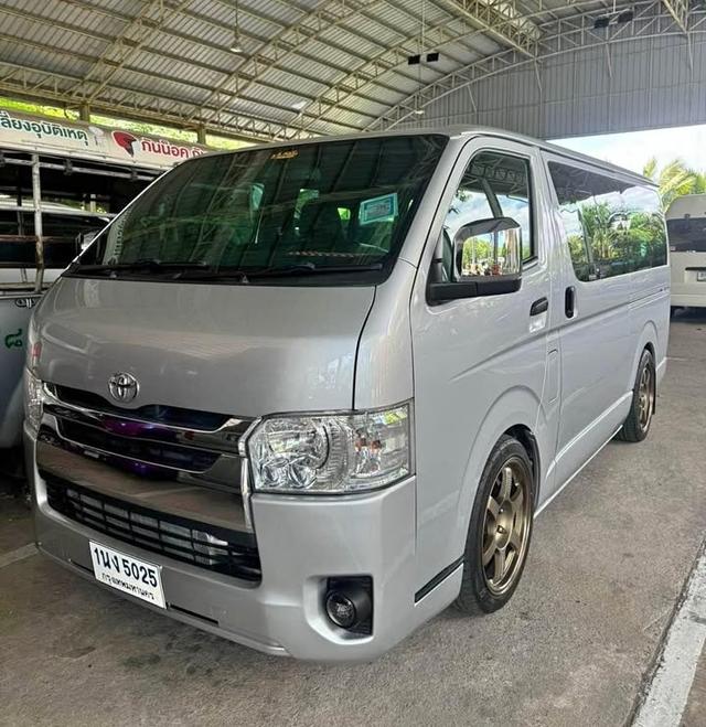 Toyota Hiace มือสอง 1