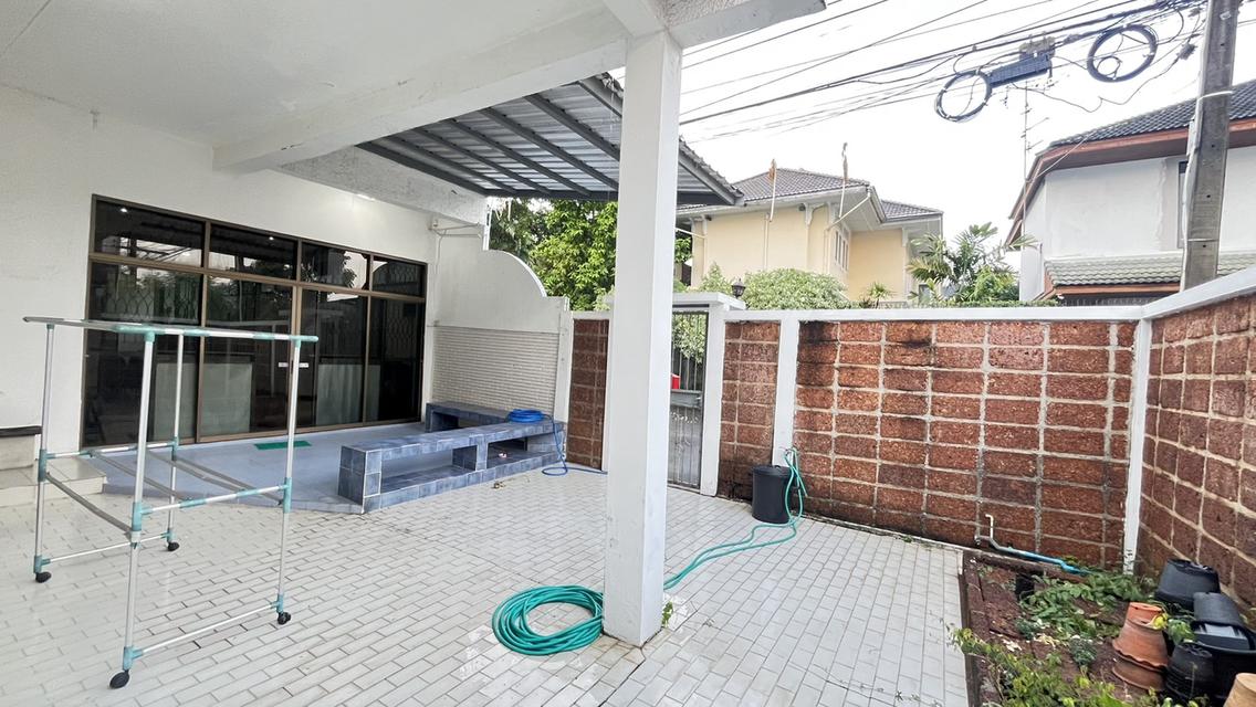 ขายทาวน์โฮม 3 ชั้น 39 ตร.ว. ซ.ลาดพร้าว35/1 หมู่บ้านพรไพลิน ใกล้ mrt ภาวนา, เเยกรัชดา, ตลาดโชคชัยสี่ ลาดพร้าว-วังหิน, เซนทรัลลาดพร้าว, เมเจอร์รัชโยธิน 4