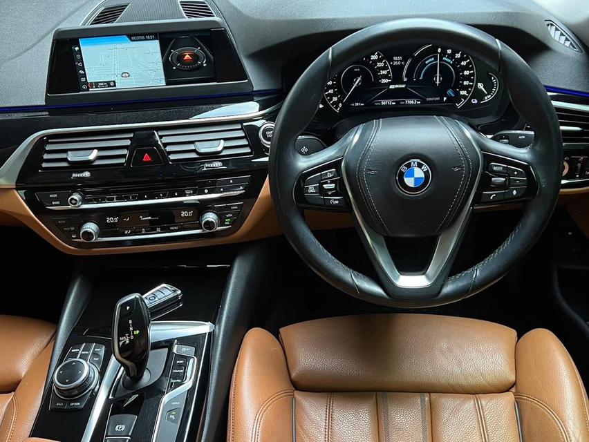 BMW 530e วิ่ง50000KMพอดี ปี 2020 สภาพใหม่ๆ  รถมือเดียวป้ายแดง  1