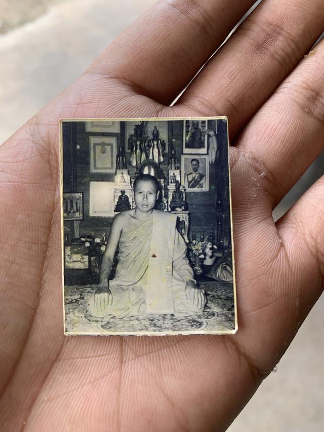 รูปหลวงพ่อตัดวัดชายนาหน้าหนุ่ม