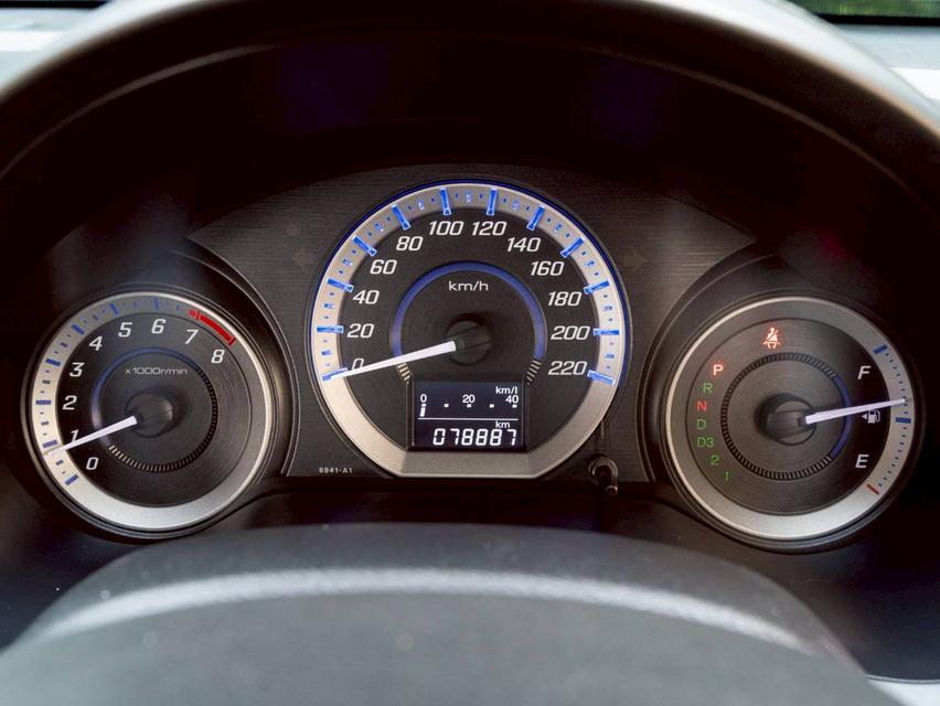 Honda City 1.5V ปี จด 2013 ประกันเครื่องเกียร์3ปี/ 30,000 km 14