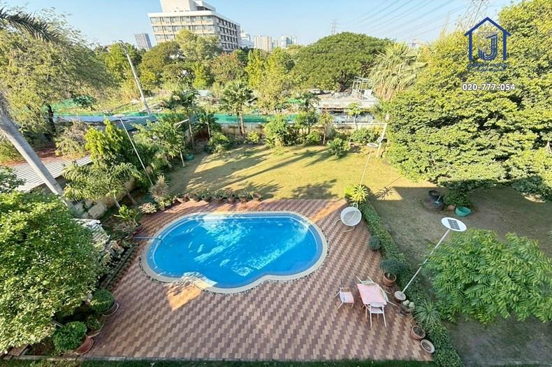 ขายบ้านเดี่ยว 3 ชั้น พร้อมที่ดิน 388 ตารางวา หมู่บ้านประชาชื่น เพลส ถนนประชาชื่น ใกล้รถไฟฟ้าสายสีชมพู 14