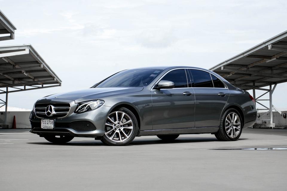 Mercedes-Benz E350e AVANTGARDE ปี 2019ไมล์ 73,xxx km.มาในราคาเพียง 739,000 บาท