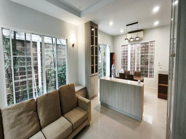 ให้เช่าบ้านเดี่ยว 3 ชั้น 310 ตรม. บ้านกลางกรุง เดอะนีซ รัชวิภา ตกแต่งเฟอร์ครบ ใกล้บองมาร์เช่ ใกล้ ม.เกษตร 3