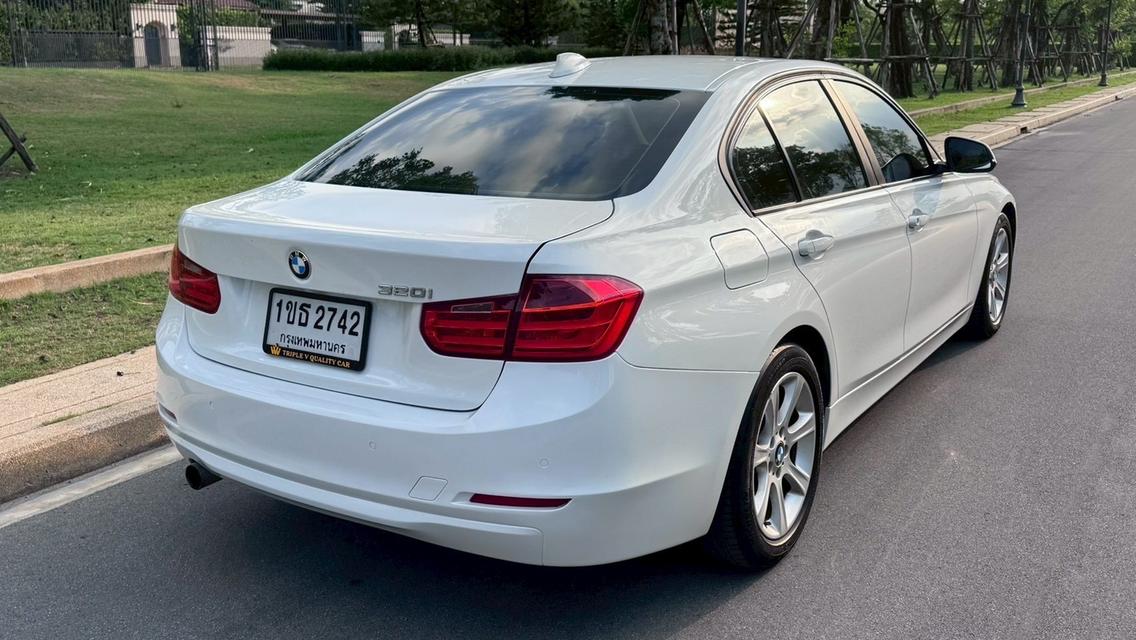 รหัสรถ TPV2742 🎊 BMW 320i ปี 2014 🎊 รูปย่อยที่ 4