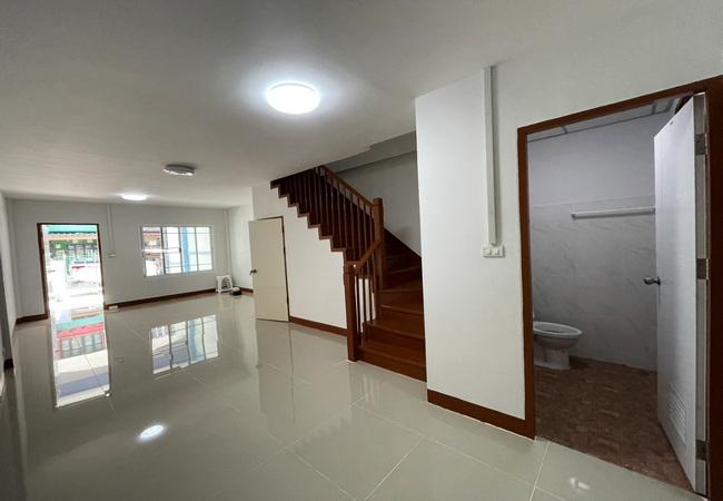 ขายทาวน์เฮ้าส์ หมู่บ้านปิยวรารมย์ 3 ถนนบ้านกล้วย-ไทรน้อย อำเภอไทรน้อย นนทบุรี 5