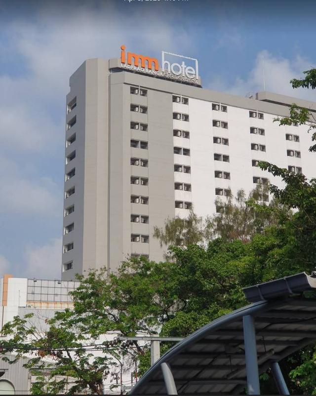 Weekly/Monthly Room Rentals at Imm Hotel Ladprao, Bangkapi, Bangkok. Excellent location near The Mall Bangkapi. 1