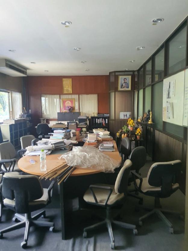 ที่ดินโรงงานและบ้านผู้บริหารหรู โรงงานพร้อมใบอนุญาต บ้านพักคนงาน โรงอาหาร ที่จอดรถ ป้อมยาม เนื้อที่ 9 ไร่  นครหลวง อยุธยา 35 ล้าน จาก 45 ล้าน 5