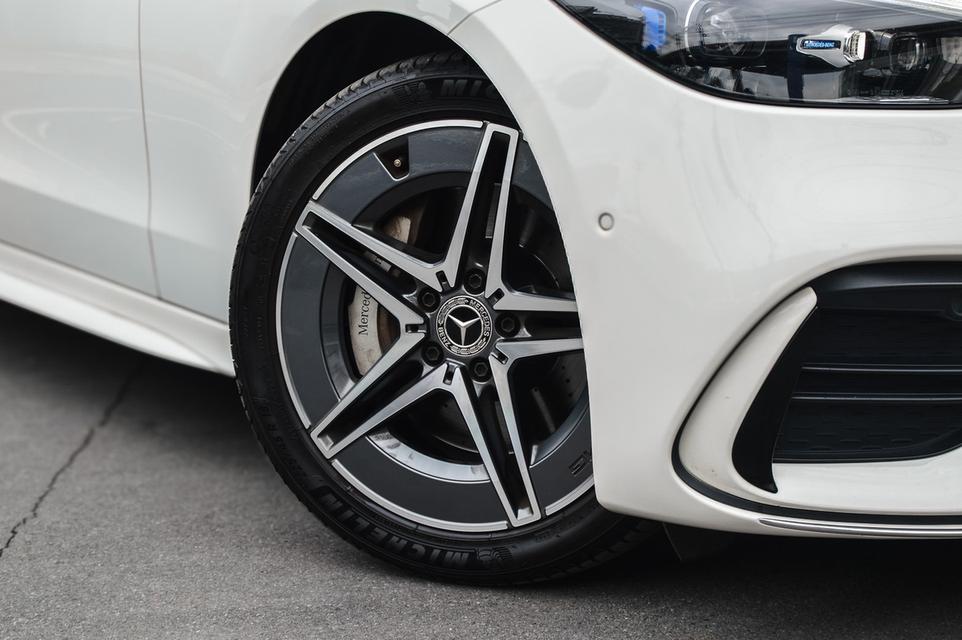 Benz C350e AMG Dynamic ปี 2023 ขาว เบาะดำแดง ไมล์ 56,xxx 8