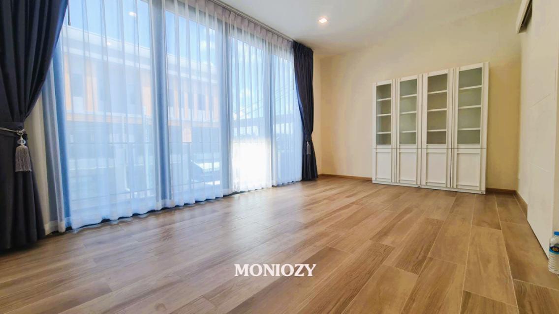 ให้เช่าทาวน์โฮม 3 ชั้น + ชั้นลอย สไตล์ Premium Townhome โครงการ EIGEN พระราม 9 – ศรีนครินทร์ 12