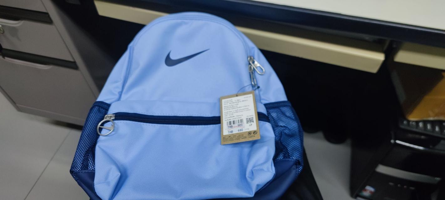 กระเป๋าสะพาย Nike  2