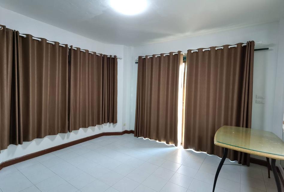 ให้เช่าบ้านเดี่ยว 2 ชั้น หมู่บ้านปาริชาติรังสิต ธัญญะคลอง 4 L&H เนื้อที่ 65 ตรว. 3 นอน 2 น้ำ จอดรถ 2 แอร์ 1 ตัว ใกล้รร.สวนกุหลาบรังสิต,ทางด่วนกาญจนาภิ 2