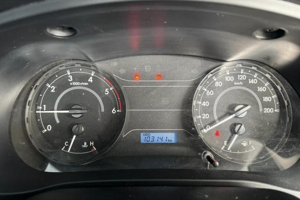 Toyota Hilux REVO 2.4J Smart cab ดีเซล เกียร์ธรรมดา ปี2018 16