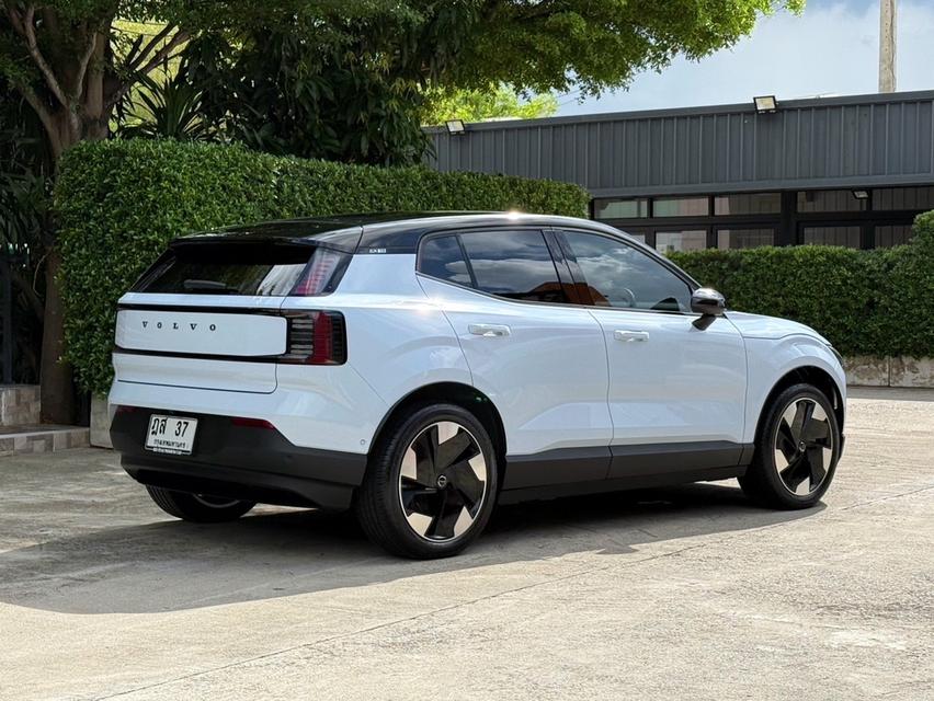 2024 VOLVO EX30 ULTRA รถมือเดียวออกป้ายแดง วิ่งน้อยเพียง 7,800 กม รถเข้าศูนย์ตลอด รถไม่เคยมีอุบัติเหตุครับ เปลี่ยนแบตเตอรี่จากศูนย์แล้วครับ รูปย่อยที่ 2
