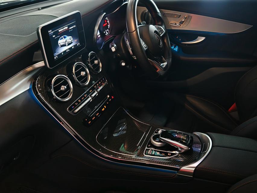 Benz AMG GLC43 Coupe ปี 2019 สีดำ วารันตีหมดปี 70 รูปย่อยที่ 4