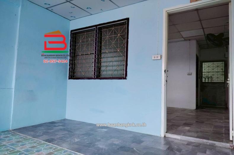 ทาวน์เฮาส์ 1 ชั้น หมู่บ้าน อาสาเฮ้าส์ 5 เนื้อที่ 18 ตรว. ใกล้โรงเรียนราชวินิต นนทบุรี ถนนบางใหญ่-บางคูลัด ตำบลบางใหญ่ อำเภอบางใหญ่ จังหวัดนนทบุรี