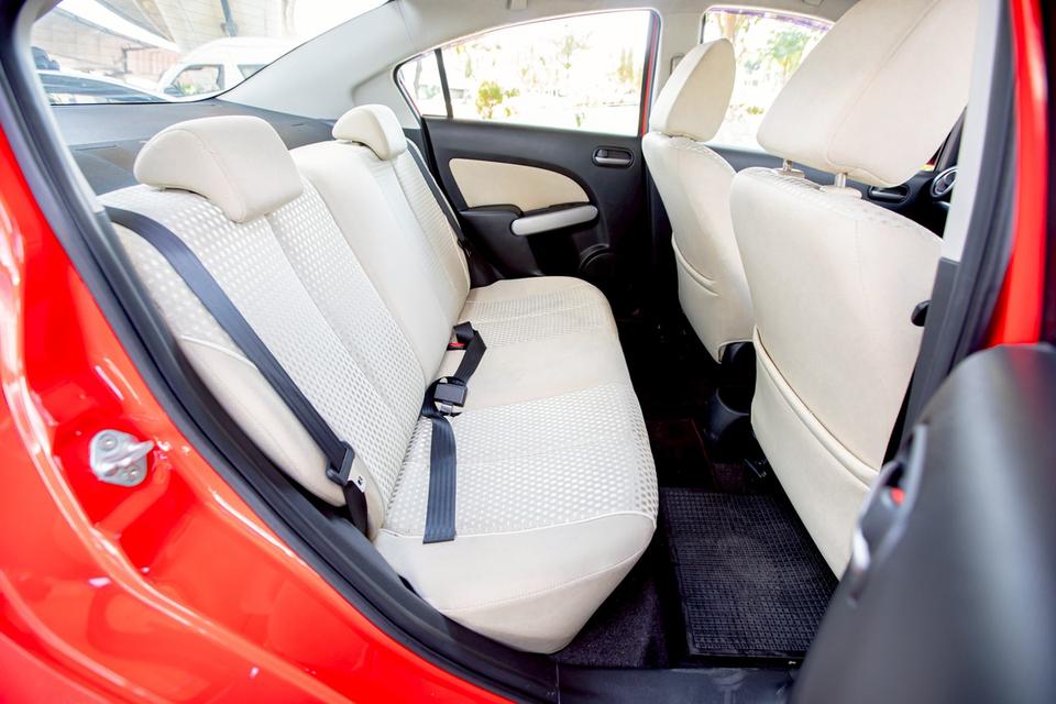 Mazda2 1.5 Spirit Sedan สีแดง ปี 2012 13