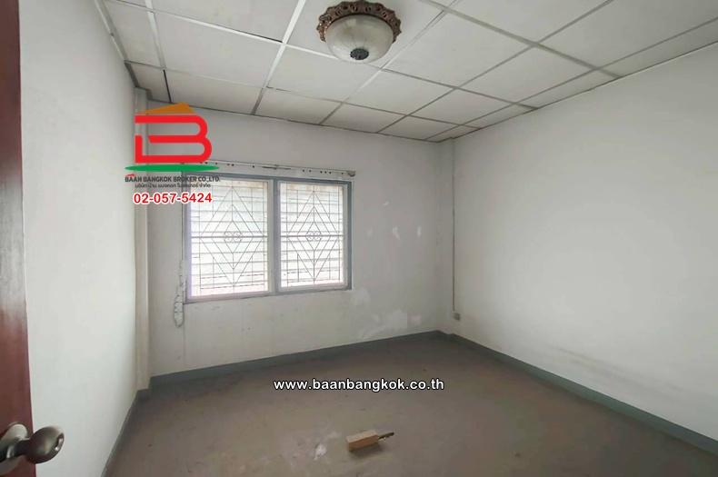 ทาวน์โฮม เนื้อที่ 36.3 ตร.ว. หมู่บ้านประยูรทอง 8 (สุขาภิบาล 5 ซอย 12/1), ใกล้เพลินนารี่มอลล์ ถนนสุขาภิบาล 5 แขวงท่าแร้ง เขตบางเขน 11