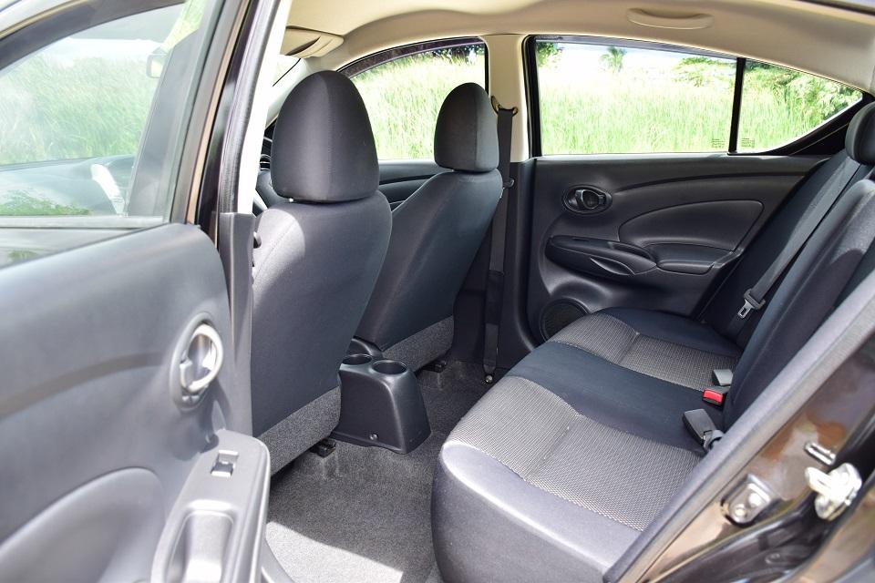 สภาพดีแบบนี้ /ผ่อนเพียง 33xx บาท / นิสสัน อัลเมร่า 1.2E ปี2015 ไมเนอร์เช้น /ออโต้ แอร์ฉ่ำๆ CD MP3 ABS AIRBAG รีโมท เซ็นเซอร์กันชนหลัง ประหยัดน้ำมันสุด 11