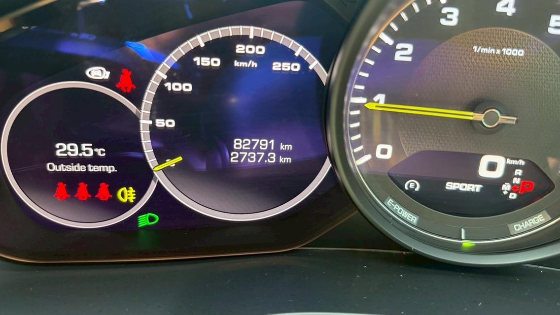 รหัสรถ KPV53 2023 Porsche Cayenne S E-Hybrid Coupe รูปที่ 8