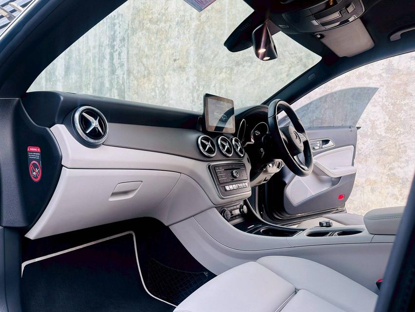 ขาย Benz Cla200 Ultra ปี17 13