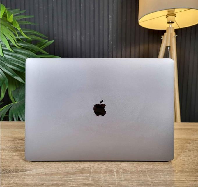 Macbook Pro 15 inch  3
