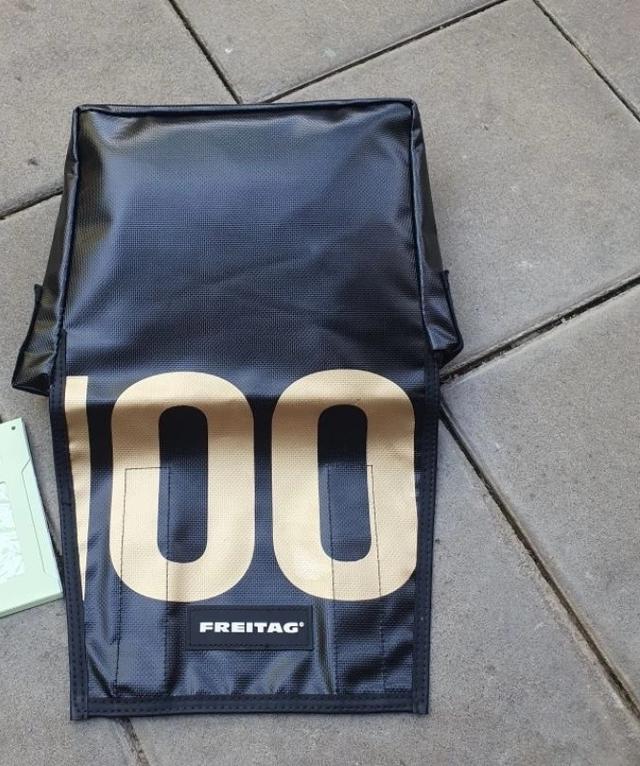 กระเป๋าผ้าใบ Freitag Lassire F11 4
