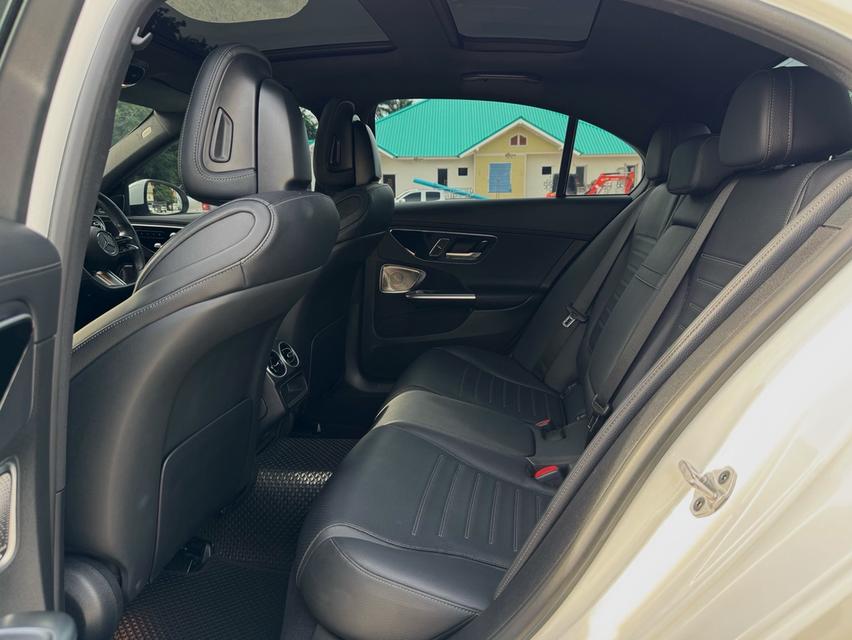 Mercedes Benz C220d AMG dynamicปี 2022 เลขไมล์ 65,xxx km.💰ราคา 1,890,000 บาท รูปที่ 12