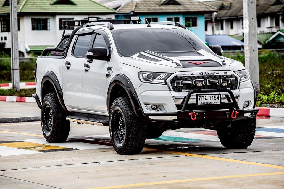 Ford Ranger 2.2 XLT Hi-Lander Double Cab ปี 2017 สีขาว เกียร์ออโต้ แต่งมาครบสวยๆ