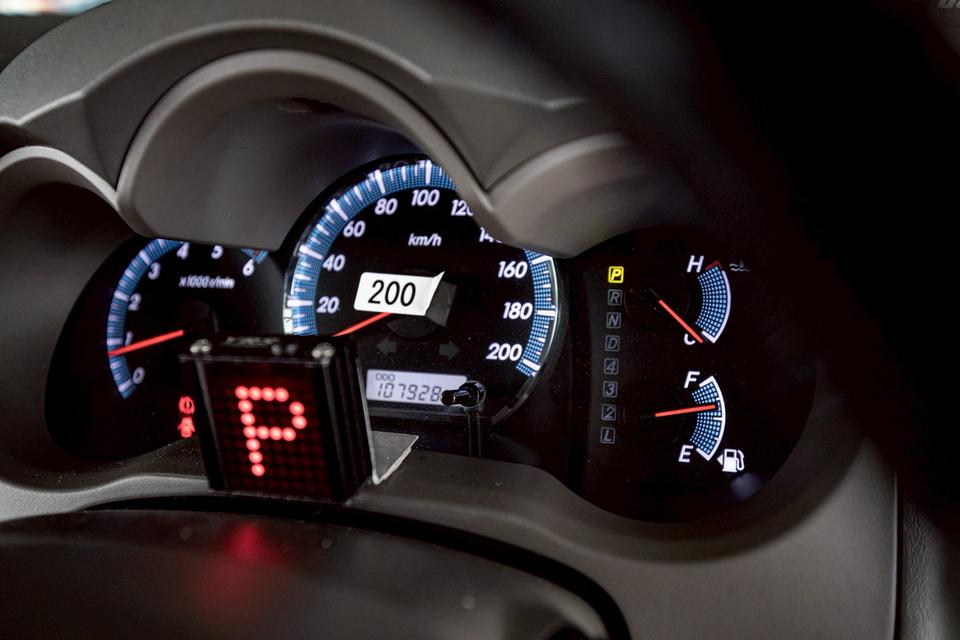 TOYOTA FORTUNER 3.0V สีขาว ปี 2013 ของแต่งหลายแสน  14