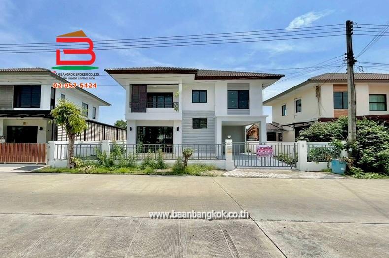 บ้านเดี่ยว หมู่บ้าน พฤกษาวิลเลจ 21 (ดีไลท์) ลำลูกกา คลอง4 เนื้อที่ 50.3 ตรว. ถนนลำลูกกา ตำบลลาดสวาย อำเภอลำลูกกา จังหวัดปทุมธานี