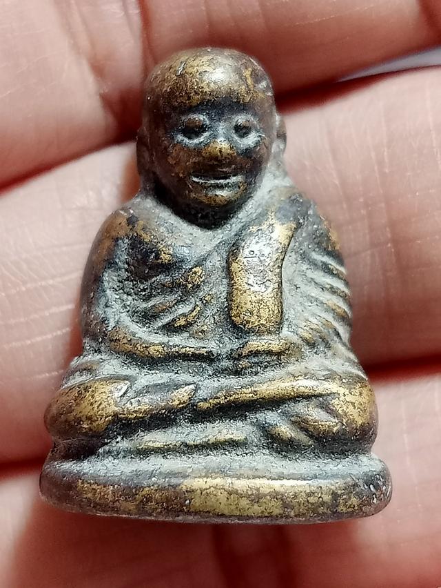 หลวงพ่อเงิน สอบถามได้ค่ะ