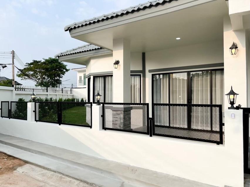 🏡 ขายบ้านเดี่ยวชั้นเดียว – หมู่บ้านรัตนากร 19 ✨ พื้นที่กว้าง 84 ตร.วา 🛏 3 ห้องนอน 🛁 2 ห้องน้ำ 🛋 พร้อมเฟอร์นิเจอร์และของตกแต่งครบ 🔧 เก็บงานและเก็บ 3