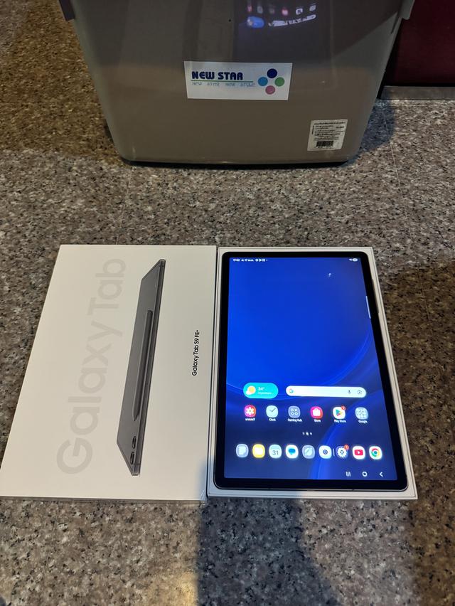 ขายๆๆSamsungTabS9FEPlusสีGray128กิ๊กยกกล่องอีมี่ตรงอุปกรยังไม่แกะใช้เลยคับสูนTrueสภาพสวยการใช้งานดีเยี่ยมทุกๆฟังชั่นเครื่องรีสโตได้ตลอดไม่มีติดแอคเค้า