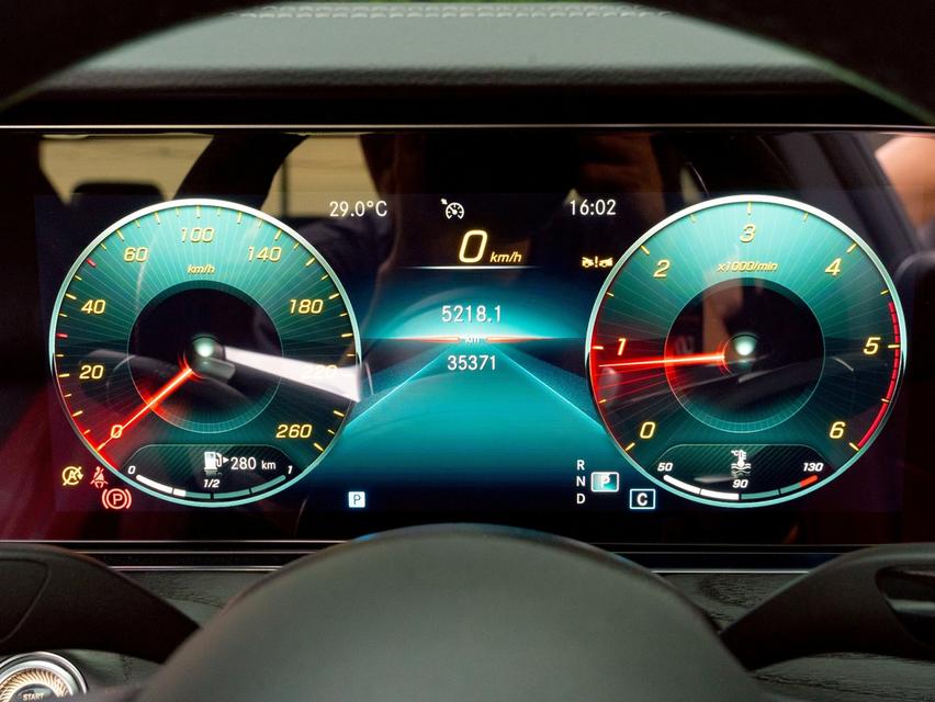 Mercedes-Benz CLS220d AMG ปี 2024 15