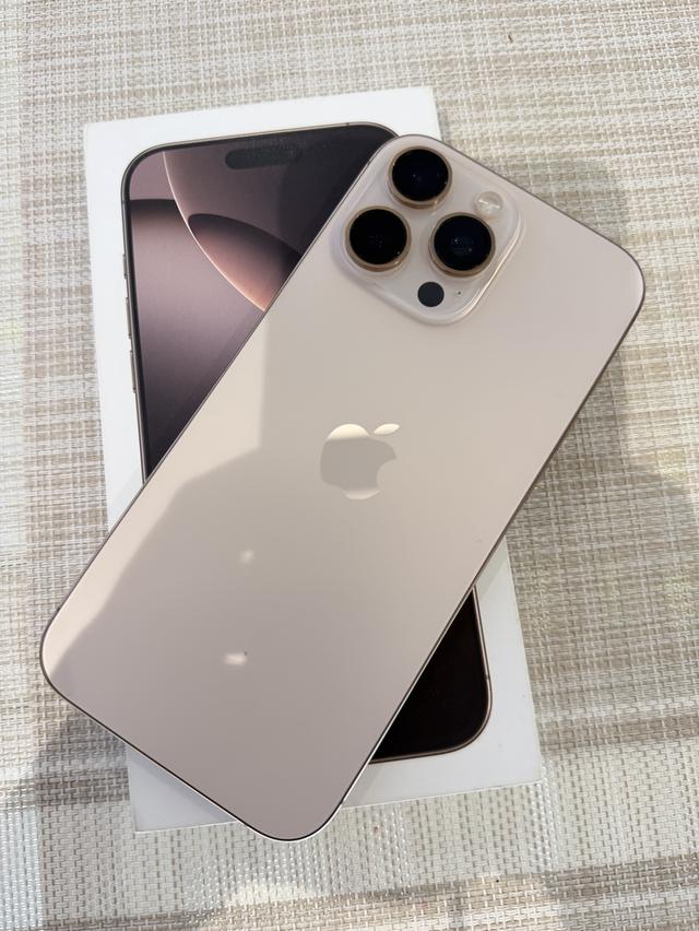 iPhone 16 โปร Max 256 เครื่องเดิมๆ กล้องส่วนบุคคล X5 พิกเซล แตก