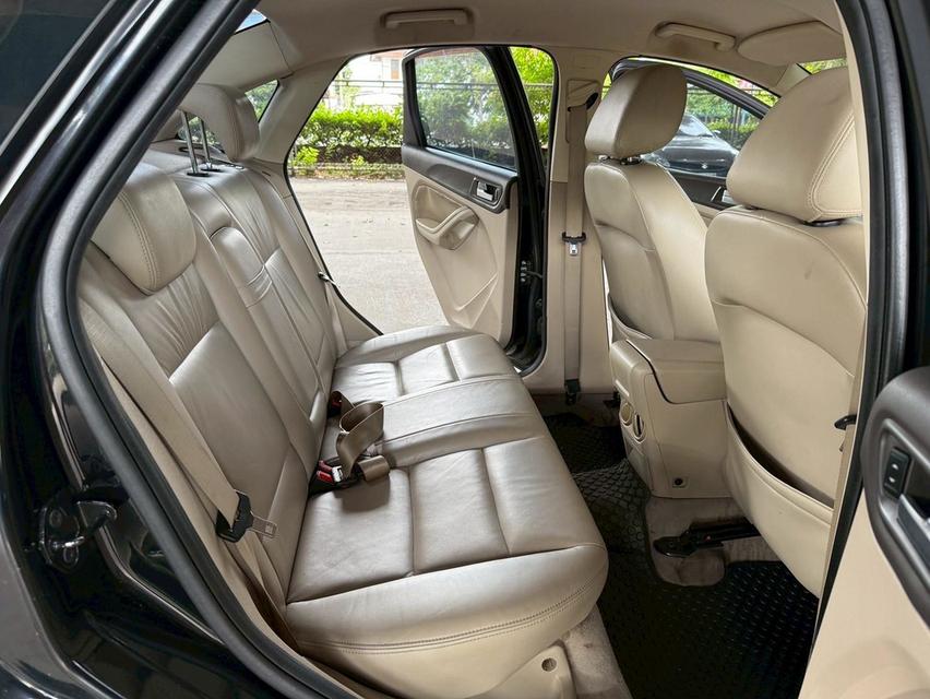 Ford Focus 1.8 Finesse Sedan AT ปี 2011 10