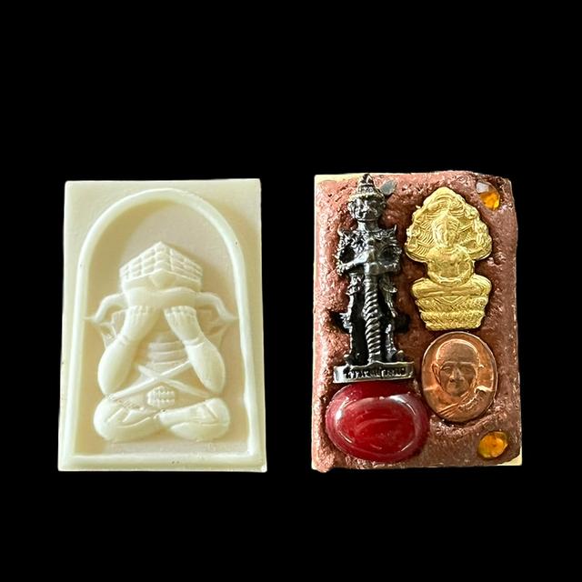 พระปิดตากระดูกช้างแกะ หลังอุดมวลสารและวัตถุมงคล หลวงปู่หงษ์ พรหม​ปัญโญ​ สุสานทุ่งมน วัดเพชรบุรี
