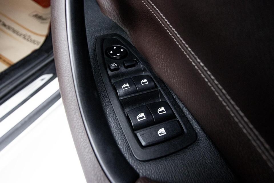 รหัสรถ 1D081 BMW X1  SDRIVE18I XLINE 1.5 7