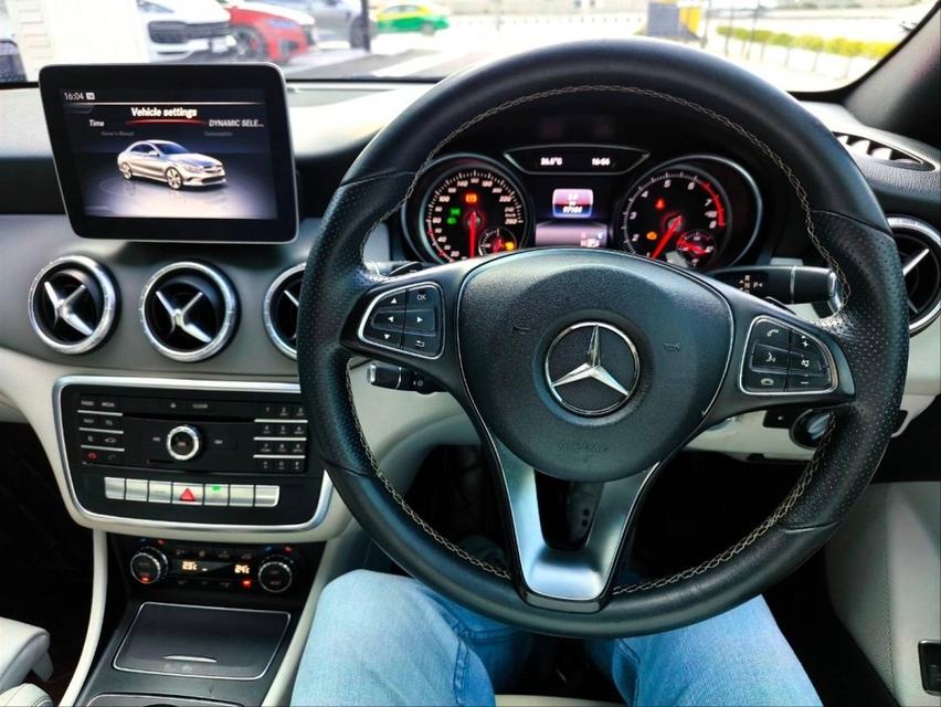 2017 BENZ CLA 200 รหัส KPV4459 8