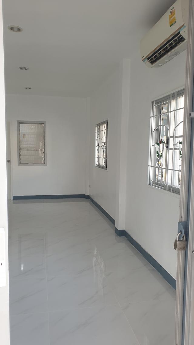 บ้านแฝดเนื้อที่กว้างทำเลดี เดินทางเข้าเมืองสะดวก 8