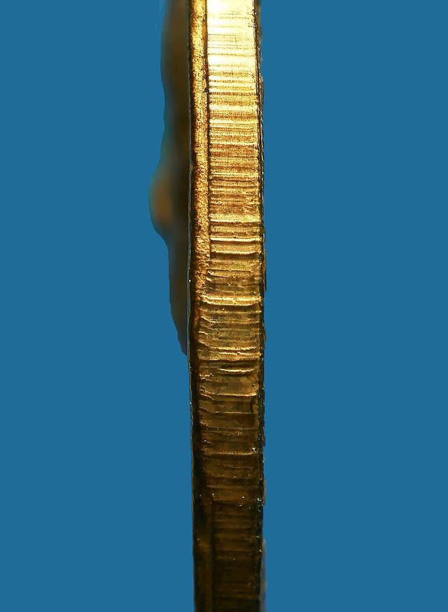 เหรียญถวายภัตตาหาร หลวงพ่อสด วัดปากน้ำ เนื้อทองแดงกะหลั่ยทอง ปี 2501 6