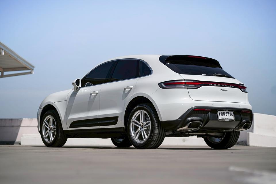 Porsche Macan 2.0 ปี 2023 สีขาว จากศูนย์ AAS ประวัติชัดเจน รถบ้านมือเดียวป้ายแดง รูปย่อยที่ 4