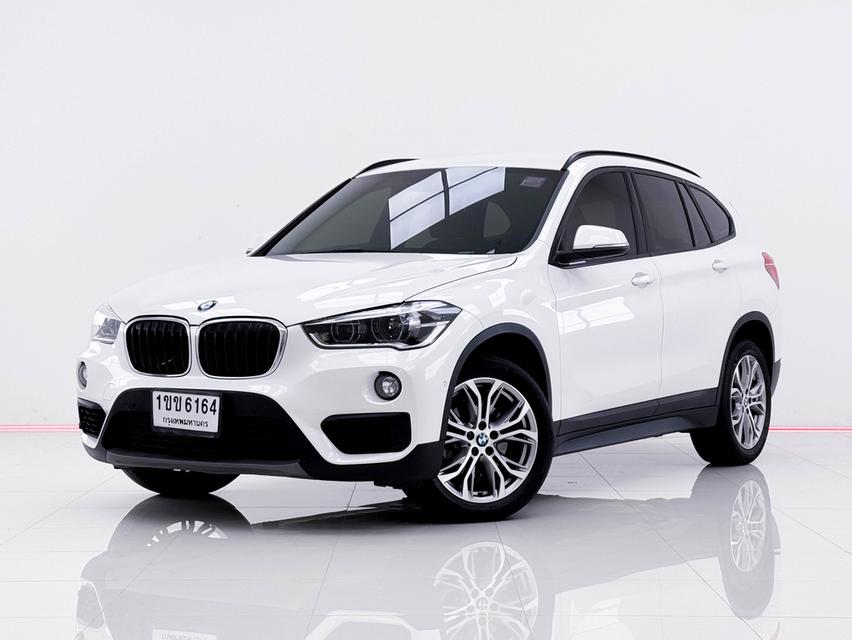 6B170 BMW X1 1.5 sDrive18i ICONIC สีขาว เกียร์ AT ปี 2020 ทะเบียน 1 ขข 6164 กทม. เลขไมล์ 116,955 กม. ราคา 529,000 บาท