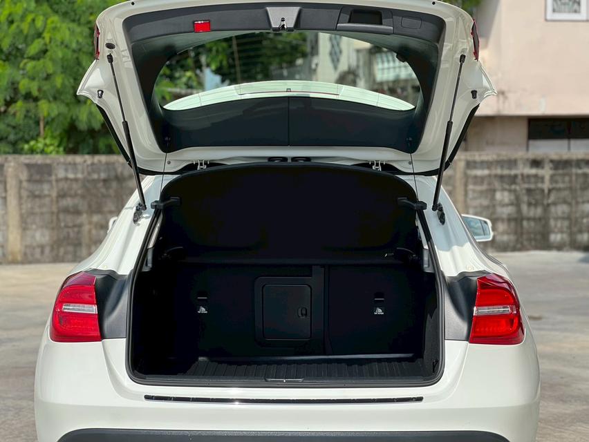 BENZ GLA-CLASS 200 ปี 2015  18