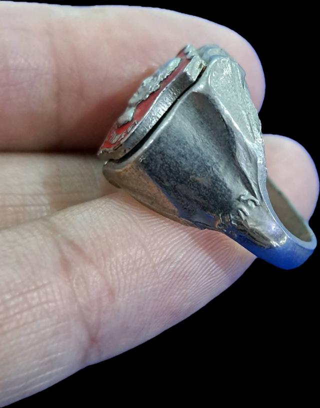 #แหวนหน้าโล่ลงยาสีแดงหลวงปู่วรพรตวิธาน(พันธ์ ติสฺโส)ปี2520 สภาพสวยเดิม#พระดีปีลึกอีกหนึ่งรุ่นของหลวงปู่ครับ*บริการจัดส่งทั่วประเทศครับ* รูปที่ 4