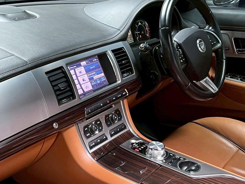 Jaguar XF 2.2D