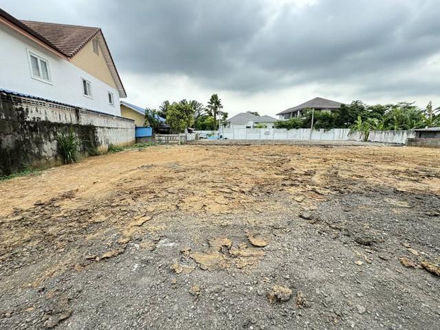 ขายที่ดินถมแล้ว ตั้งอยู่ สุขาภิบาล 5 ซอย 32 แยก 3 ตรงข้ามทางขึ้นลงทางด่วนสุขาภิบาล5  ***ที่ดิน 281.9 ตารางวา หน้ากว้าง 31 ม. ลึก 29 ม. (ถมแล้ว) 2