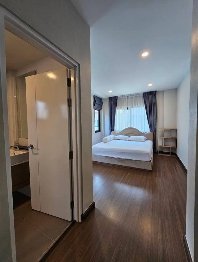ให้เช่า บ้านเดี่ยวสองชั้น The City -สะพานเจษฎาบดินทร์ เนื้อที่ใช้สอย 280 ตรม 4 ห้องนอน (มีห้องน้ำในตัวทุกห้อง) 5 ห้องน้ำ  19
