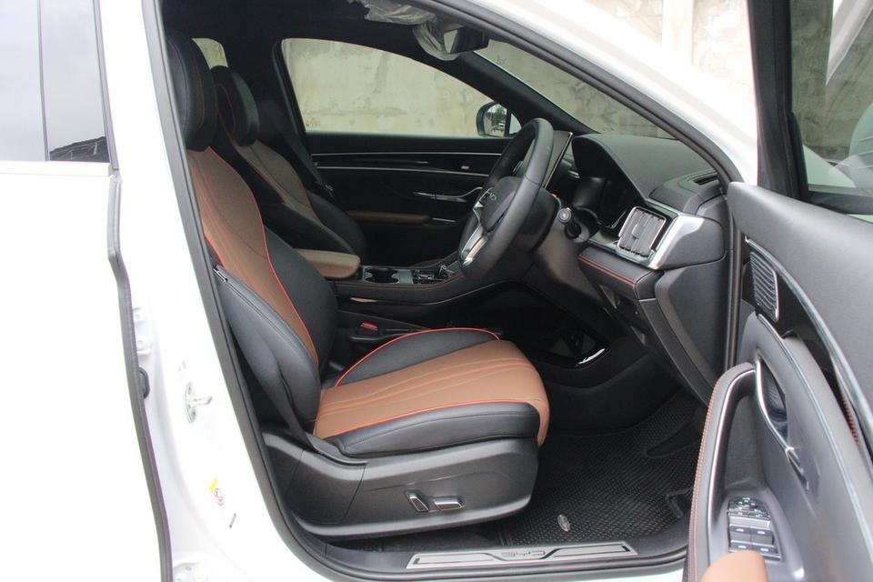 BYD Sealion 6 DM-i Premium ปี 2025 สีขาว  เลขไมล์ 3,600 km. 12